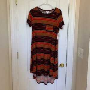LuLaRoe Carly Dress: XS Abstract Stripped Pattern
